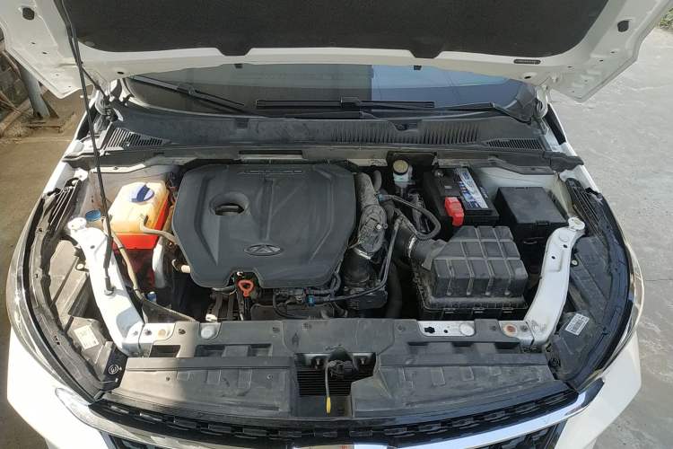 Used Chery Arrizo GX 2019 Pro 1.5T CVT Model Color Version China VI Standard Engine Bay
