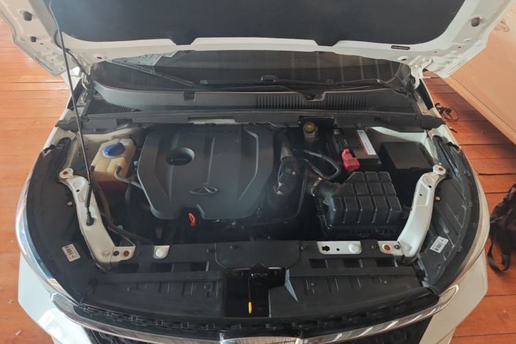 Used Chery Arrizo GX 2019 1.5T CVT New Color Version China VI Standard Engine Bay