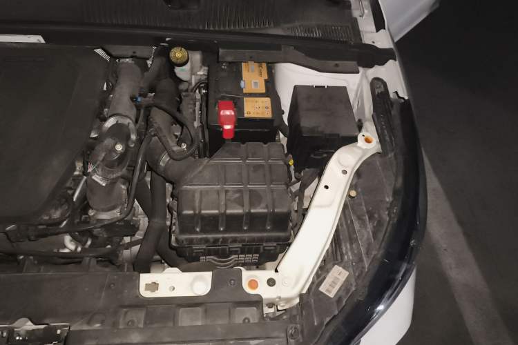 Used Chery Arrizo GX 2019 Pro 1.5T CVT Model Color Version China VI Standard Engine Bay Left