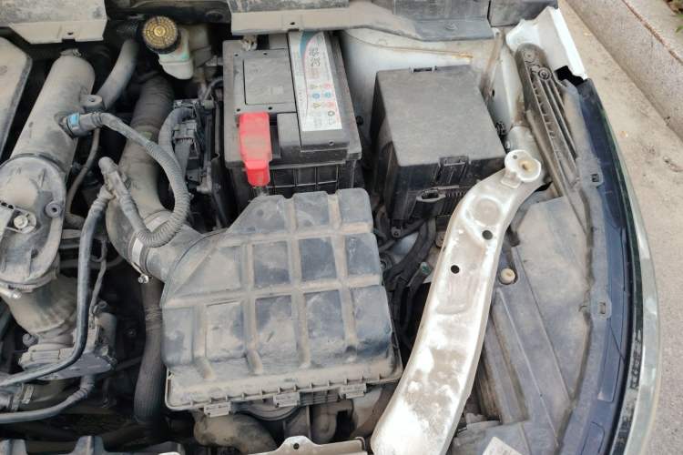 Used Chery Arrizo GX 2019 Pro 1.5T CVT Model Color Version China VI Standard Engine Bay Left