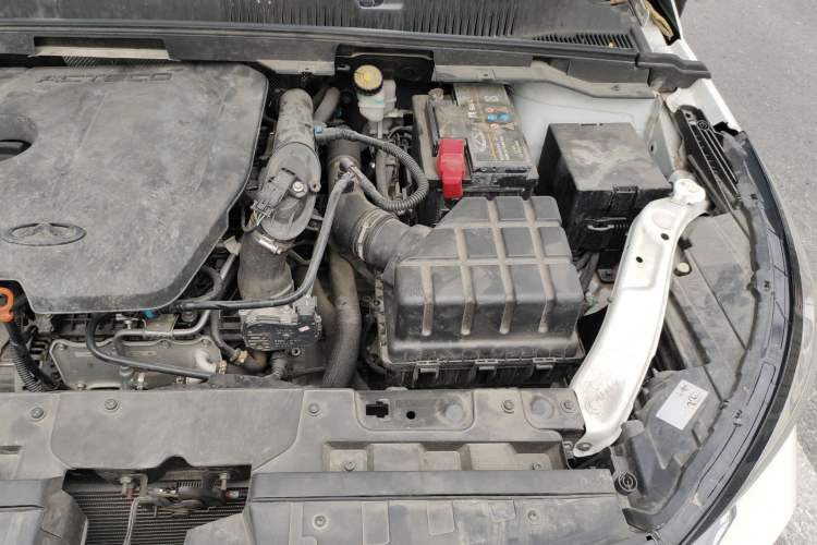 Used Chery Arrizo GX 2019 Pro 1.5T CVT Model Color Version China VI Standard Engine Bay Left
