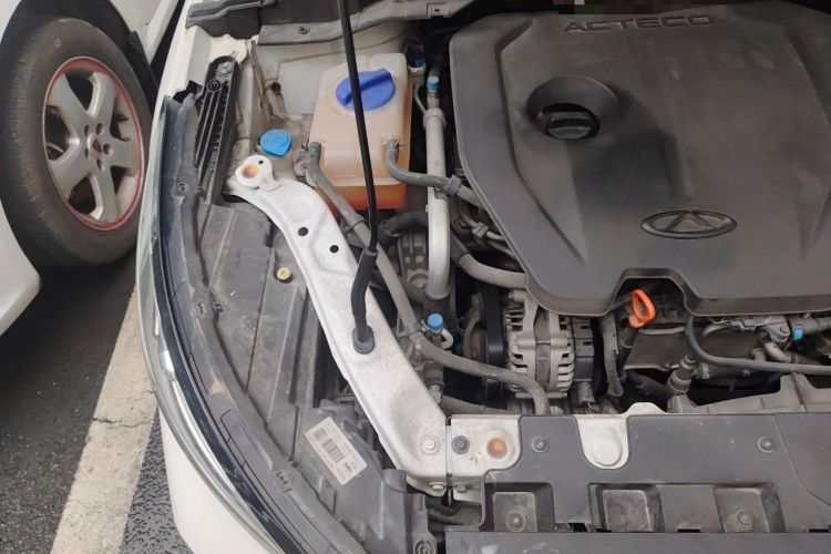 Used Chery Arrizo GX 2019 Pro 1.5T CVT Model Color Version China VI Standard Engine Bay Right