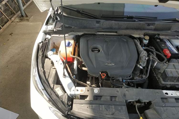 Used Chery Arrizo GX 2019 Pro 1.5T CVT Model Color Version China VI Standard Engine Bay Right