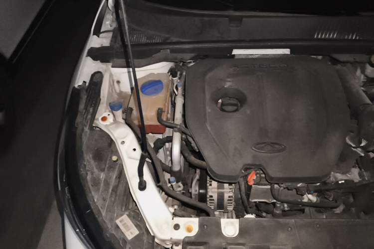 Used Chery Arrizo GX 2019 Pro 1.5T CVT Model Color Version China VI Standard Engine Bay Right