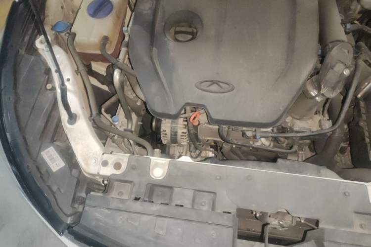 Used Chery Arrizo GX 2019 Pro 1.5T CVT Model Color Version China VI Standard Engine Bay Right