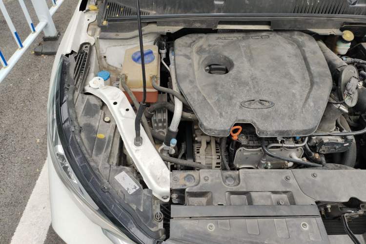 Used Chery Arrizo GX 2019 Pro 1.5T CVT Model Color Version China VI Standard Engine Bay Right