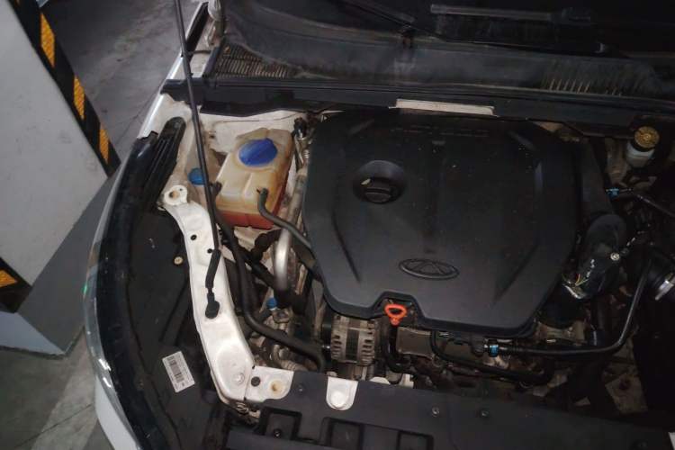 Used Chery Arrizo GX 2019 Pro 1.5T CVT Model Color Version China VI Standard Engine Bay Right