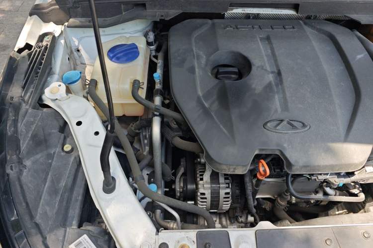 Used Chery Arrizo GX 2019 1.5T CVT New Color Version China VI Standard Engine Bay Right