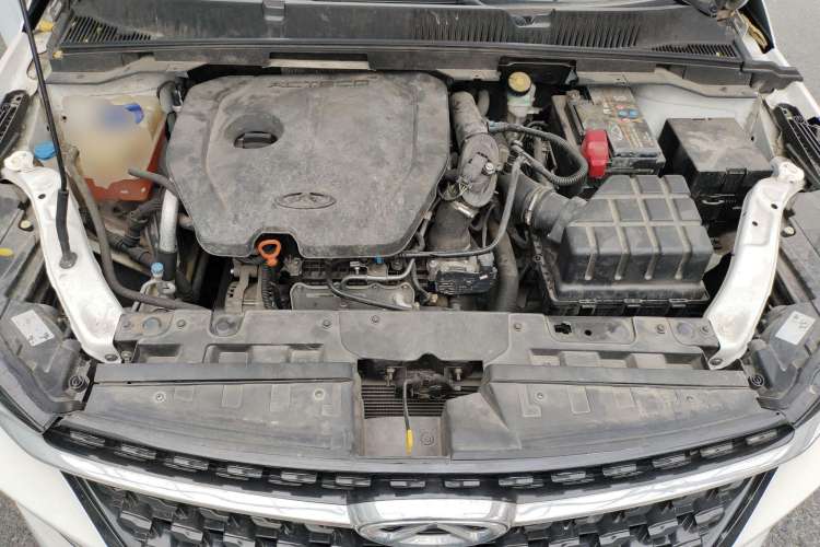 Used Chery Arrizo GX 2019 Pro 1.5T CVT Model Color Version China VI Standard Engine Bay