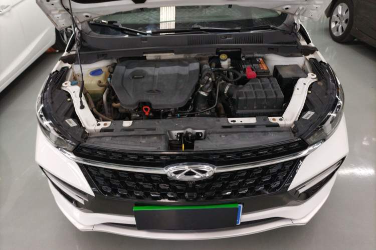 Used Chery Arrizo GX 2019 1.5T CVT New Color Version China VI Standard Engine Bay