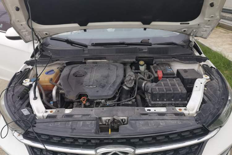 Used Chery Arrizo GX 2019 Pro 1.5T CVT Model Color Version China VI Standard Engine Bay