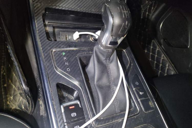Used Chery Arrizo GX 2019 1.5T CVT New Color Version China VI Standard Gear Lever