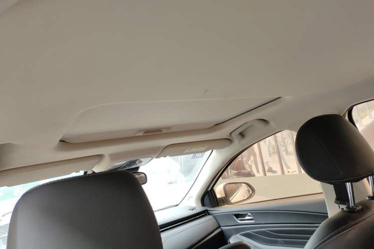 Used Chery Arrizo GX 2019 Pro 1.5T CVT Model Color Version China VI Standard Headliner