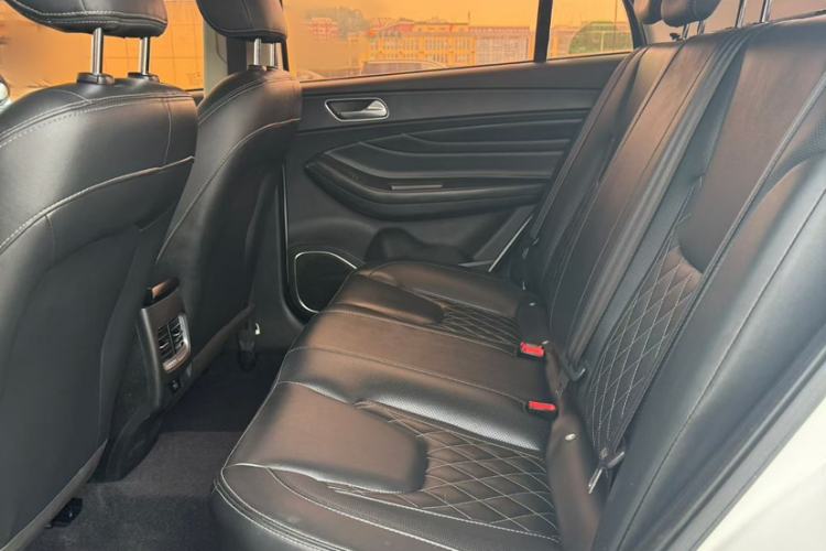 Used Chery Arrizo GX 2019 Pro 1.5T CVT Model Color Version China VI Standard Interior 2