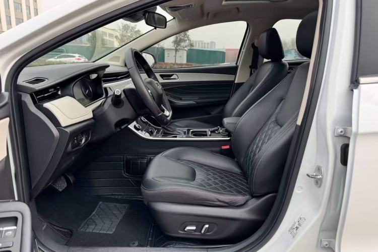 Used Chery Arrizo GX 2019 1.5T CVT New Color Version China VI Standard Interior 2