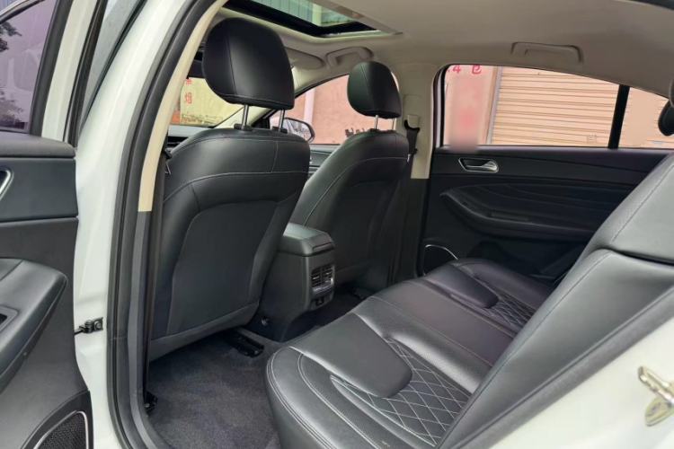 Used Chery Arrizo GX 2019 Pro 1.5T CVT Model Color Version China VI Standard Interior 2