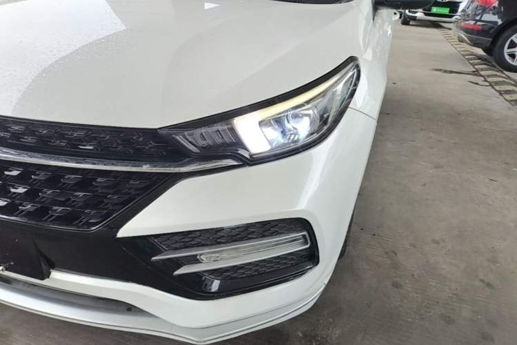 Used Chery Arrizo GX 2019 Champion Edition 1.5L Manual Fashion Model Left Front Headlight