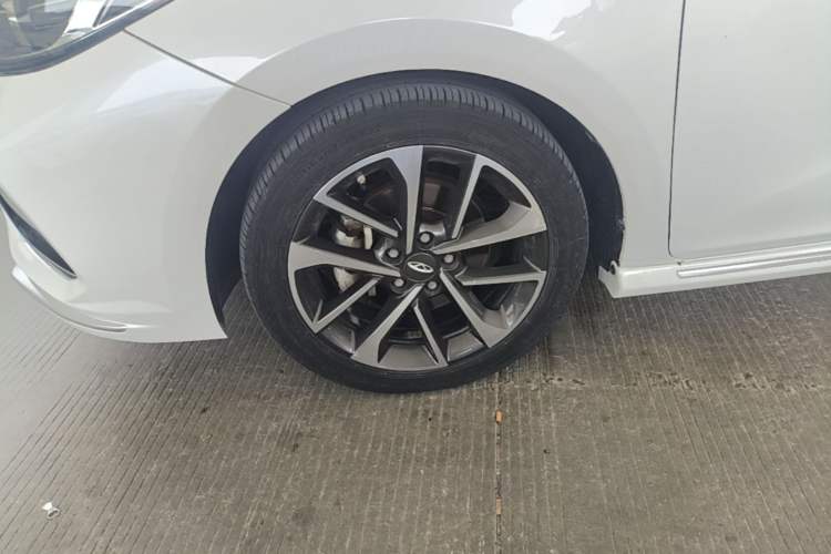 Used Chery Arrizo GX 2019 Pro 1.5T CVT Smart Color Version China VI Standard Left Front Wheel Hub