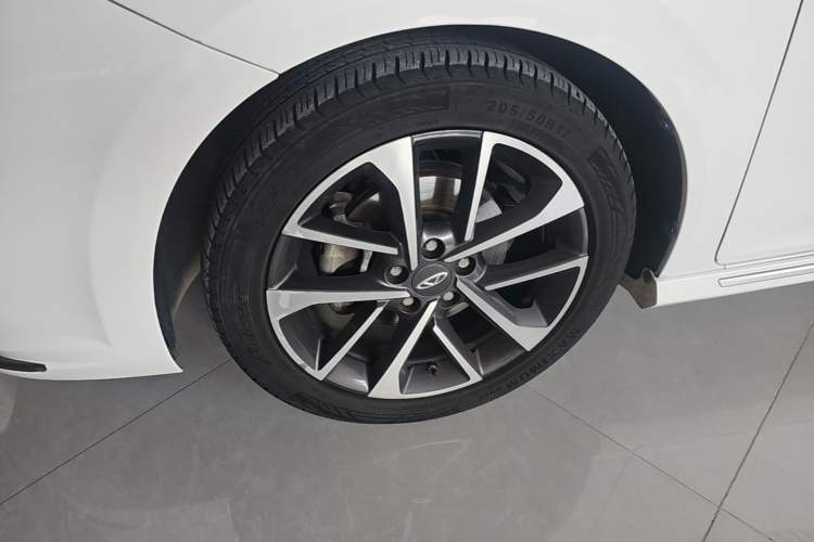 Used Chery Arrizo GX 2019 Pro 1.5T CVT Model Color Version China VI Standard Left Front Wheel Hub