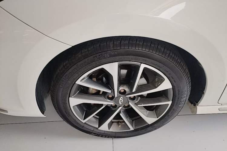 Used Chery Arrizo GX 2019 Pro 1.5T CVT Model Color Version China VI Standard Left Front Wheel Hub