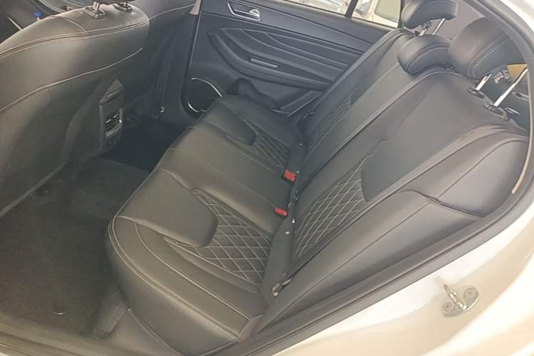 Used Chery Arrizo GX 2019 Pro 1.5T CVT Model Color Version China VI Standard Left Rear Seat