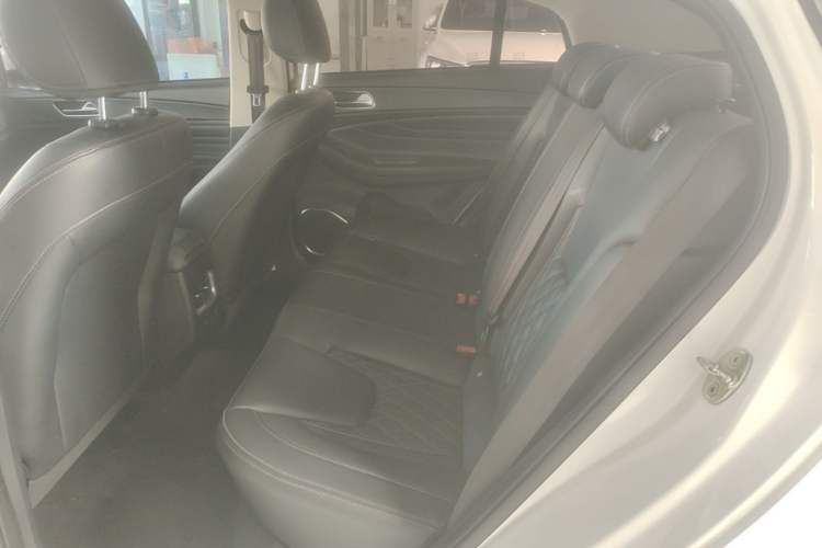 Used Chery Arrizo GX 2019 Pro 1.5T CVT Model Color Version China VI Standard Left Rear Seat
