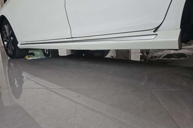 Used Chery Arrizo GX 2019 Pro 1.5T CVT Model Color Version China VI Standard Left Side Sill