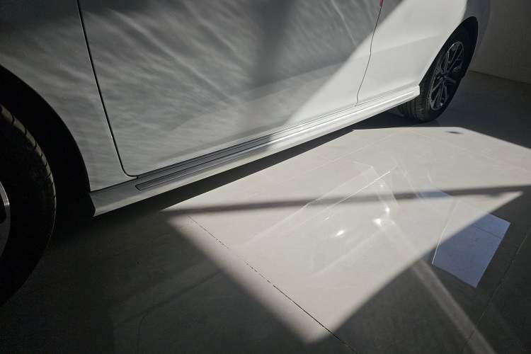 Used Chery Arrizo GX 2019 Champion Edition 1.5L CVT Fashion Model Left Side Sill