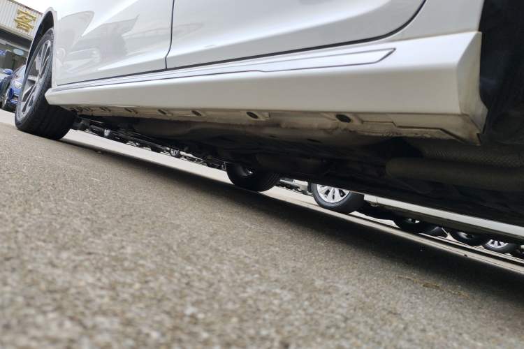 Used Chery Arrizo GX 2019 Champion Edition 1.5L CVT Elite Model Left Side Sill