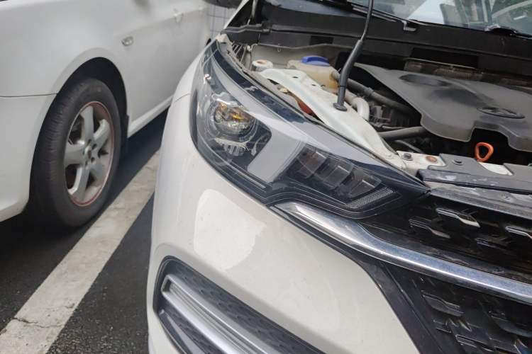 Used Chery Arrizo GX 2019 Pro 1.5T CVT Model Color Version China VI Standard Right Front Headlight
