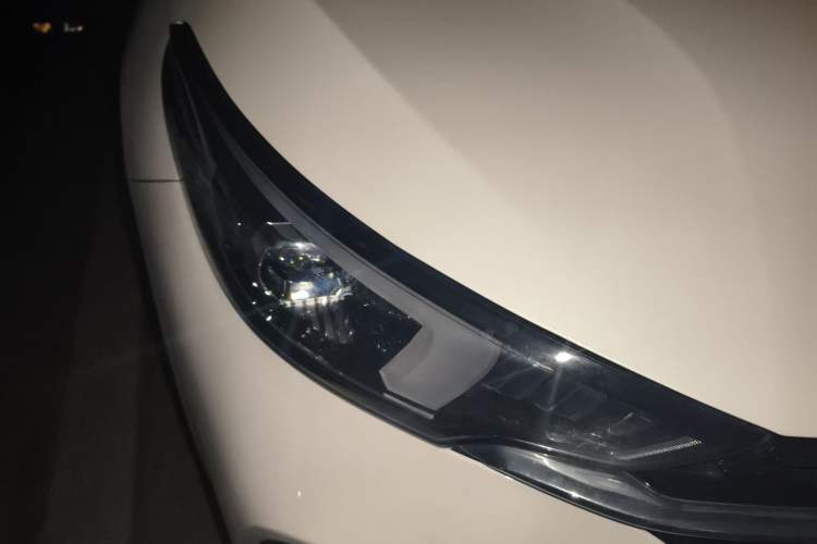 Used Chery Arrizo GX 2019 Pro 1.5T CVT Model Color Version China VI Standard Right Front Headlight