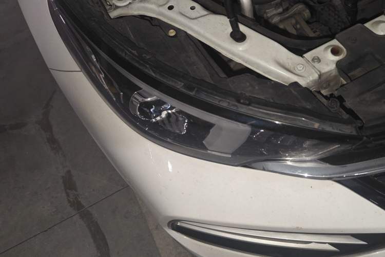 Used Chery Arrizo GX 2019 Pro 1.5T CVT Model Color Version China VI Standard Right Front Headlight