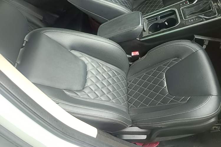 Used Chery Arrizo GX 2019 Pro 1.5T CVT Model Color Version China VI Standard Right Front Seat