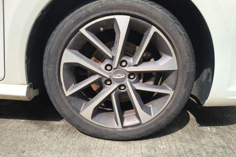 Used Chery Arrizo GX 2019 Pro 1.5T CVT Model Color Version China VI Standard Right Front Wheel Hub