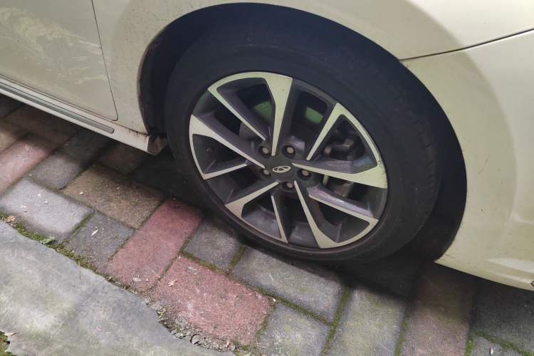 Used Chery Arrizo GX 2019 1.5T CVT New Color Version China VI Standard Right Front Wheel Hub