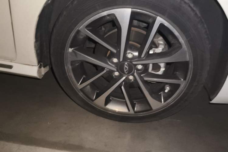 Used Chery Arrizo GX 2019 Pro 1.5T CVT Model Color Version China VI Standard Right Front Wheel Hub