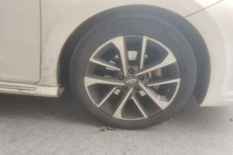 Used Chery Arrizo GX 2019 Pro 1.5T CVT Model Color Version China VI Standard Right Front Wheel Hub