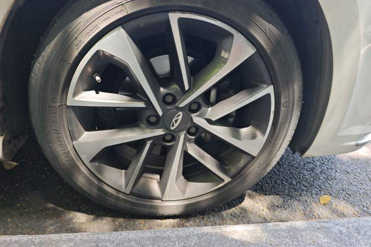 Used Chery Arrizo GX 2019 1.5T CVT New Color Version China VI Standard Right Front Wheel Hub
