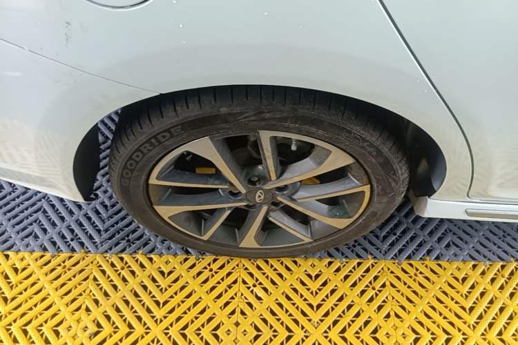 Used Chery Arrizo GX 2019 Pro 1.5T CVT Model Color Version China VI Standard Right Rear Wheel Hub