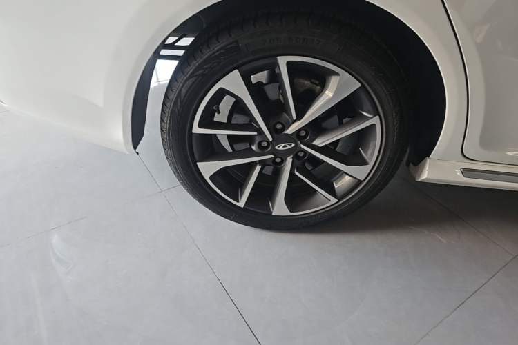 Used Chery Arrizo GX 2019 Pro 1.5T CVT Model Color Version China VI Standard Right Rear Wheel Hub