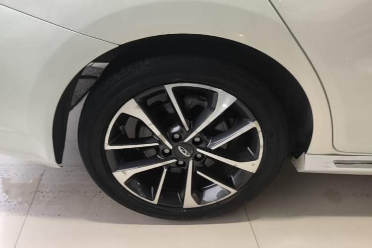 Used Chery Arrizo GX 2019 1.5T CVT New Color Version China V Standard Right Rear Wheel Hub
