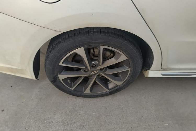 Used Chery Arrizo GX 2019 Pro 1.5T CVT Model Color Version China VI Standard Right Rear Wheel Hub
