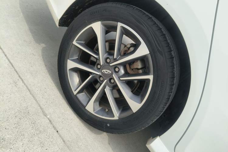 Used Chery Arrizo GX 2019 Pro 1.5T CVT Smart Color Version China VI Standard Right Rear Wheel Hub