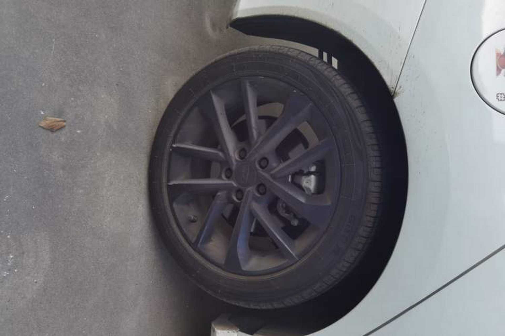 Used Chery Arrizo GX 2019 Pro 1.5T CVT Model Color Version China VI Standard Right Rear Wheel Hub