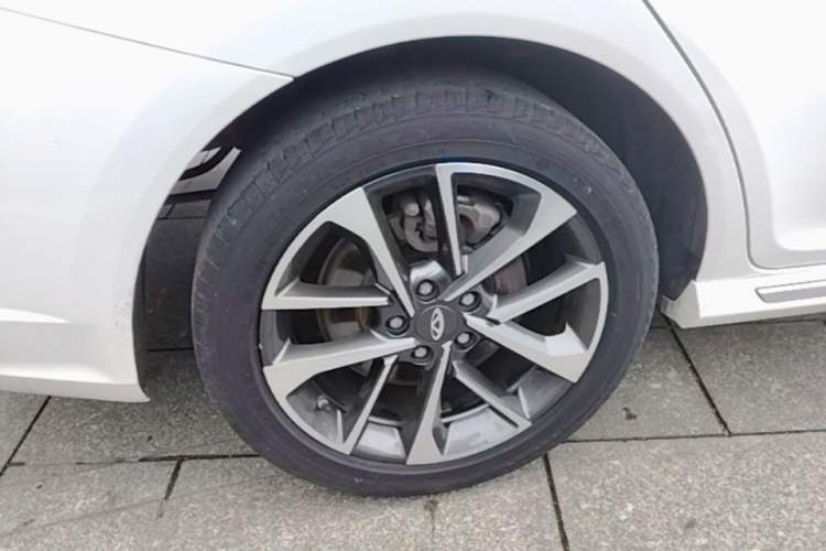 Used Chery Arrizo GX 2019 Pro 1.5T CVT Model Color Version China VI Standard Right Rear Wheel Hub