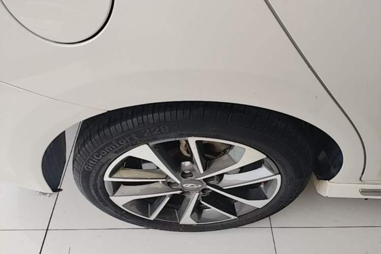 Used Chery Arrizo GX 2019 Pro 1.5T CVT Model Color Version China VI Standard Right Rear Wheel Hub