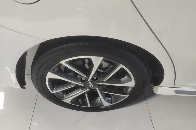 Used Chery Arrizo GX 2019 Pro 1.5T CVT Model Color Version China VI Standard Right Rear Wheel Hub