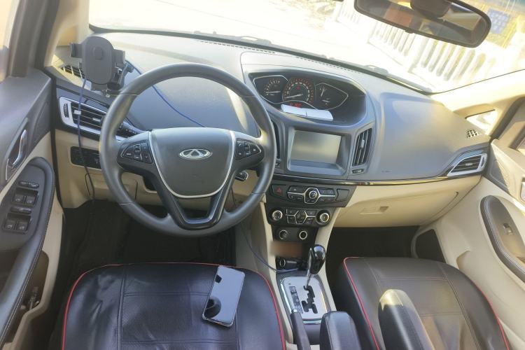 Used Chery Arrizo M7 2015 2.0L CVT Wide Enjoyment Edition 232 Seats Center Console