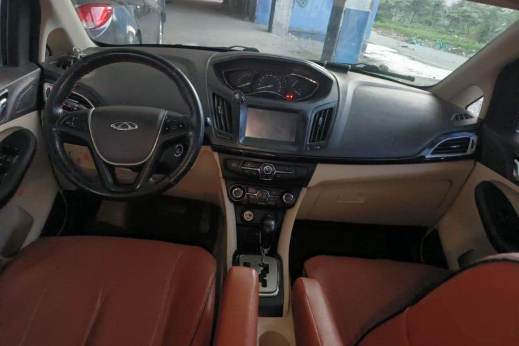 Used Chery Arrizo M7 2015 2.0L CVT Wide Enjoyment Edition 232 Seats Center Console