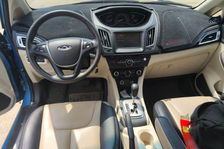 Used Chery Arrizo M7 2015 2.0L CVT Wide Enjoyment Edition 232 Seats Center Console